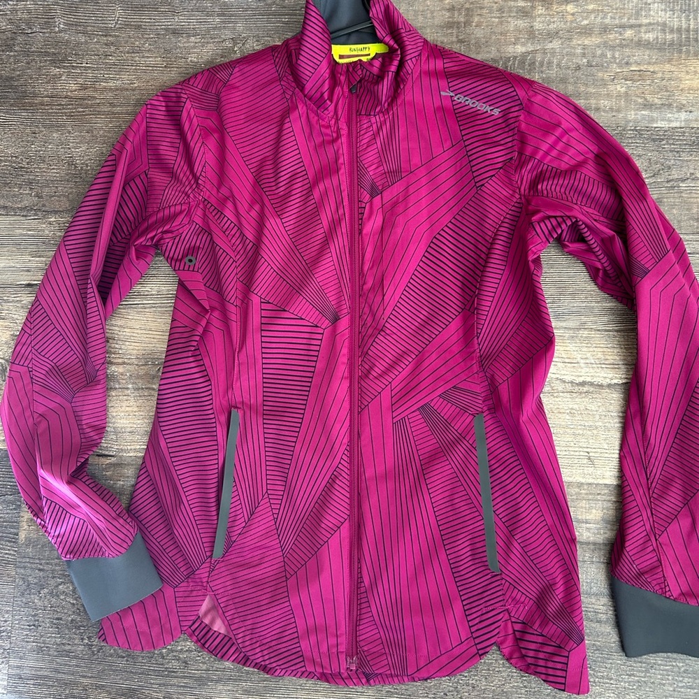Women's Brooks running jacket